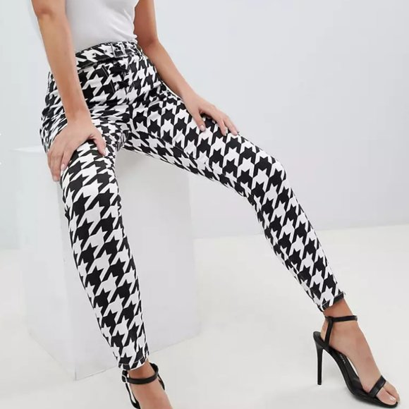 ASOS DESIGN Ridley high waisted skinny jeans in houndstooth print with belt - Picture 1 of 5